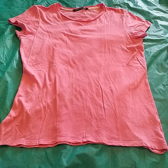 🌼 Calvin  Klein  T -Shirt - Picture 2 of 7